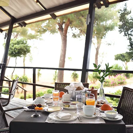 Ξενοδοχείο καρύστιον 2*