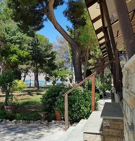Hotel Karystion 2*