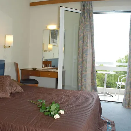 Karystion Hotel 2*
